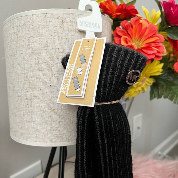 NWT Michael Michael Kors Fingerless Gloves Soft Knit Black Gray Ribbed Arm Sock - Picture 5 of 11